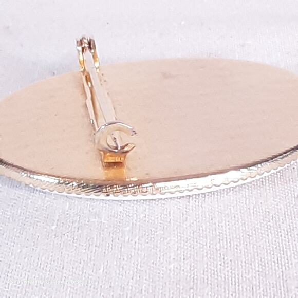 Tulip Cameo Brooch Gold Tone Framed White Enamel - Picture 6 of 8